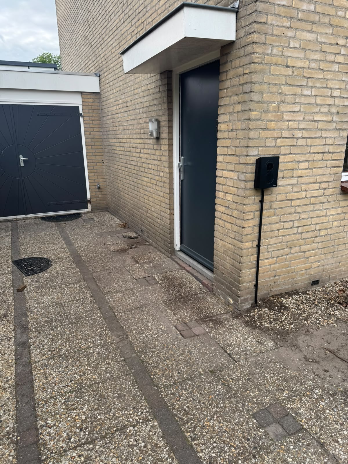 Onopvallend geïntegreerd. Laadpalen op locatie in Rotterdam e.o. door Mandotech