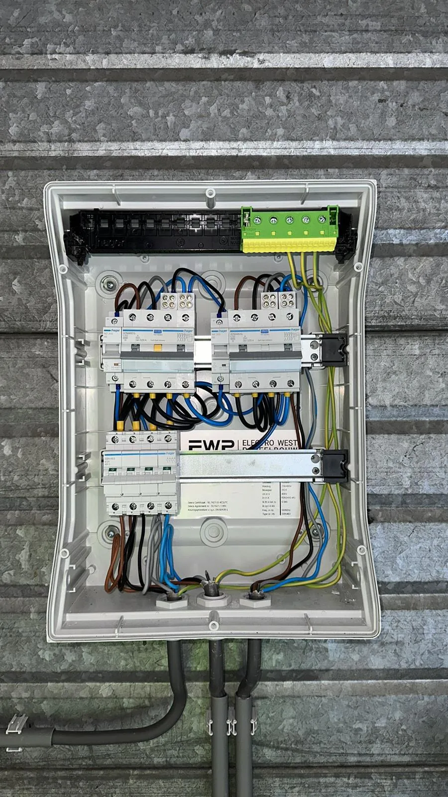 Vrijstaande groepenkast, Elektra & installaties door Mandotech