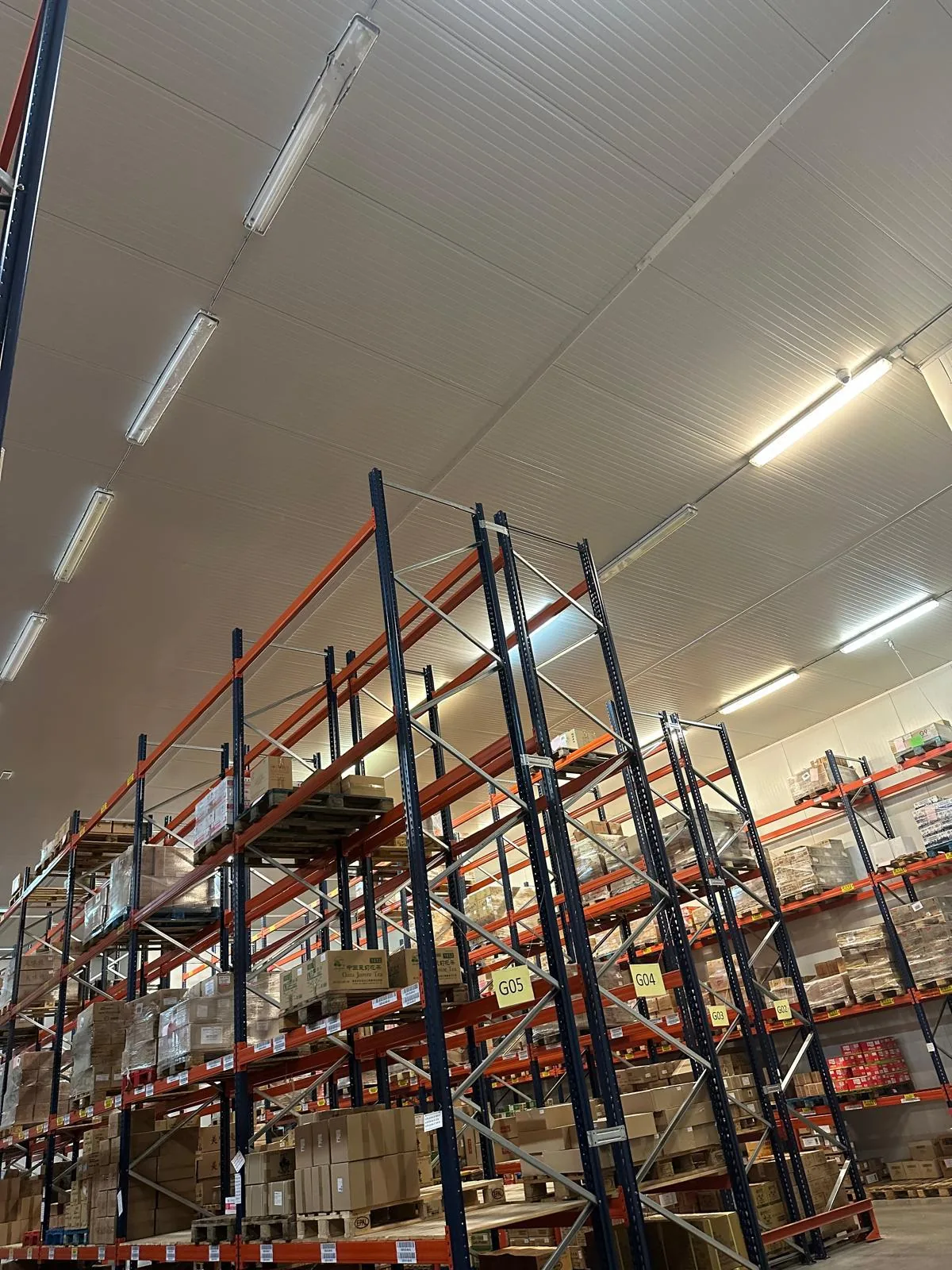 Volledig magazijn verlicht. Oriental Holding Europe in Hoofddorp door Mandotech