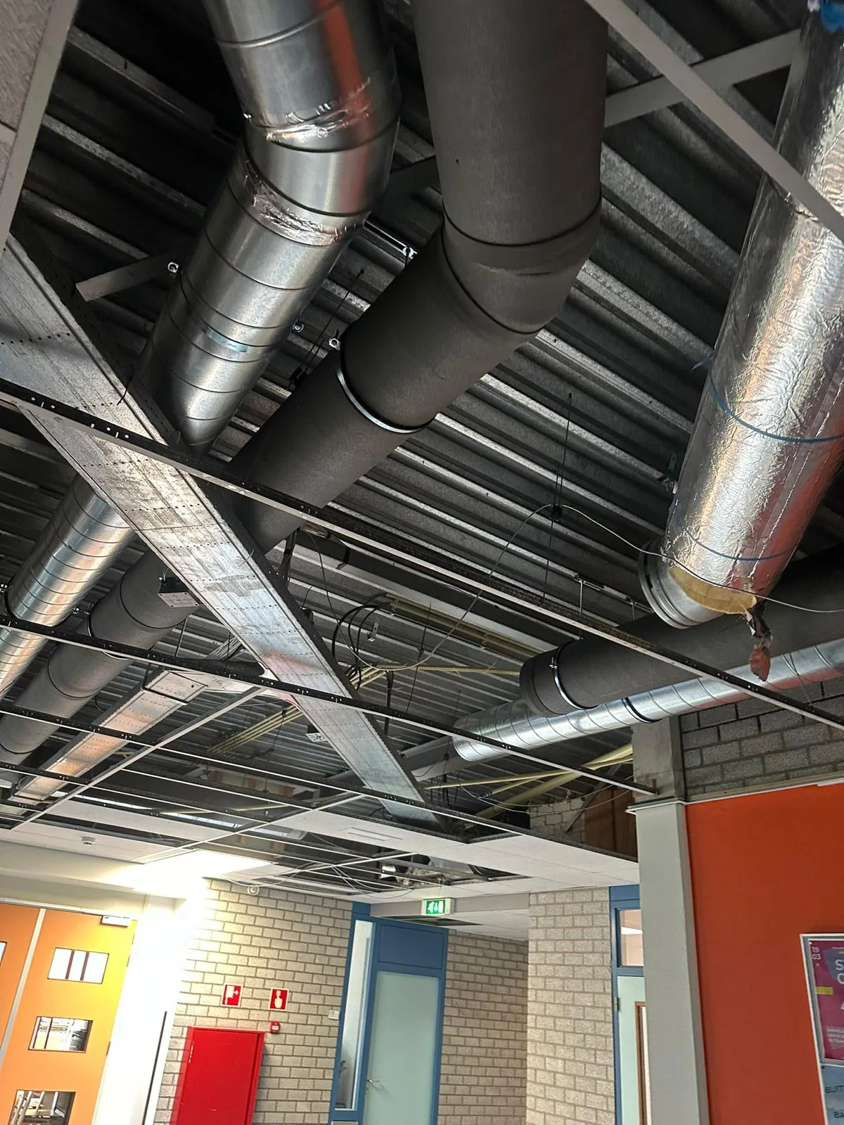 Twee systemen, één ruimte, Renovatie & modernisering door Mandotech